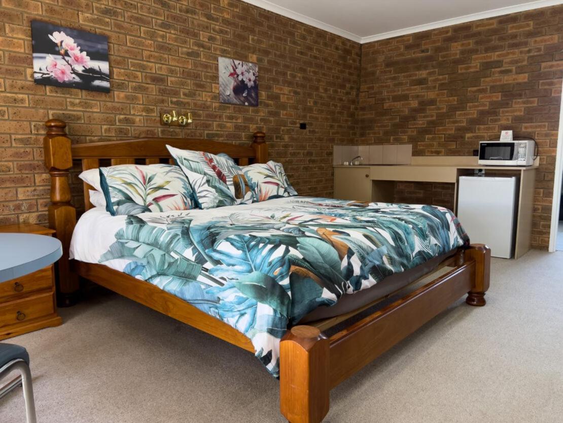 Settlement Motor Inn Deniliquin Esterno foto