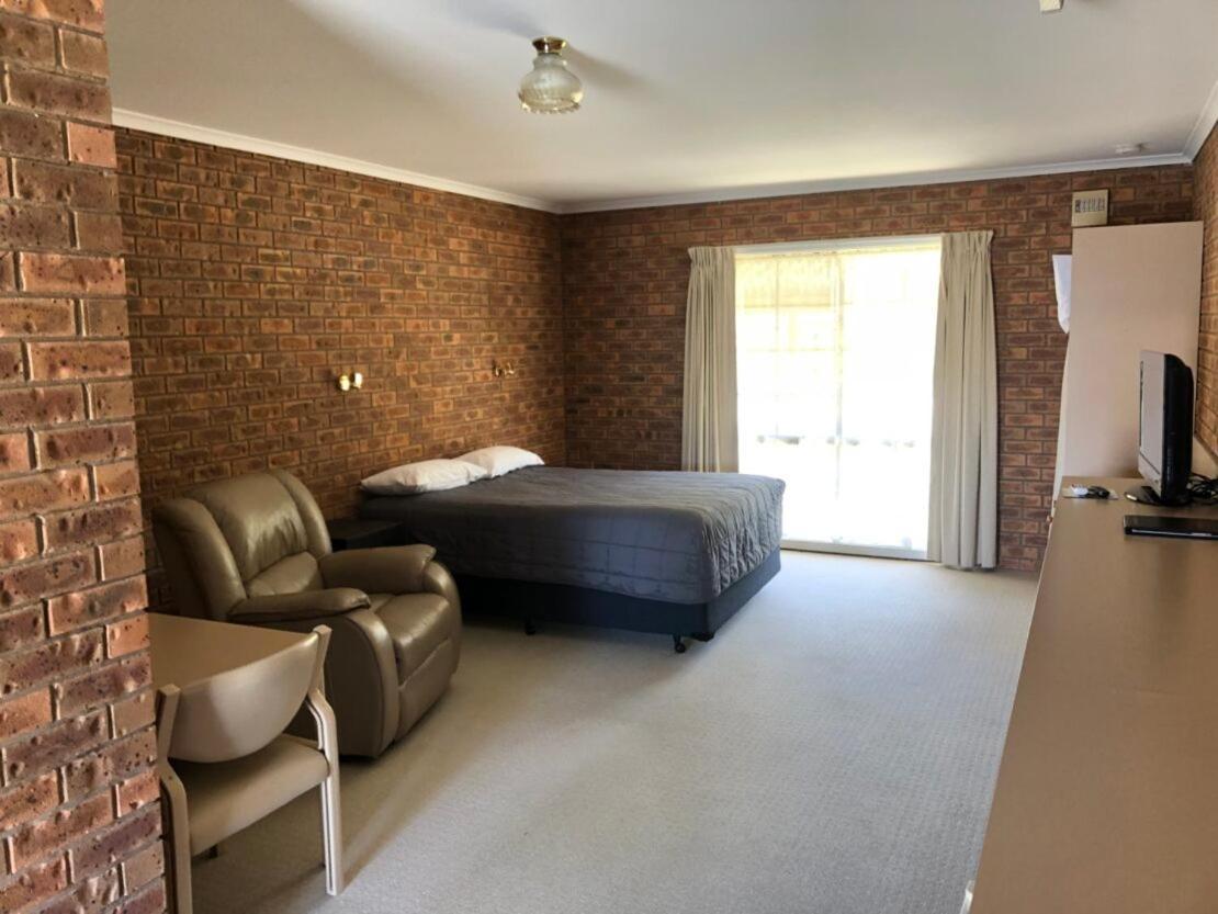 Settlement Motor Inn Deniliquin Esterno foto