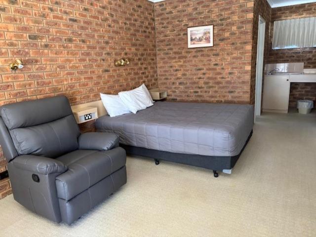 Settlement Motor Inn Deniliquin Esterno foto
