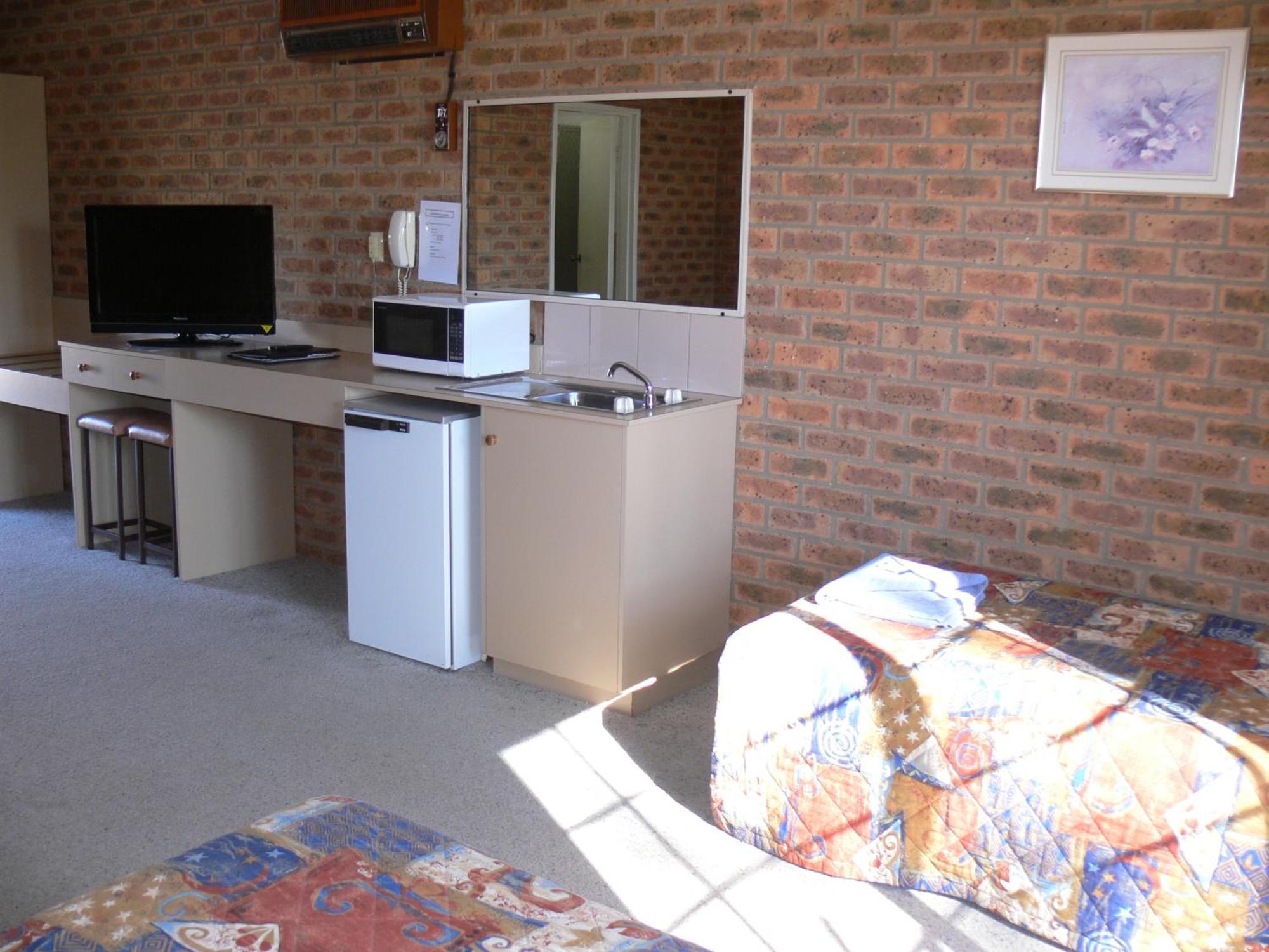 Settlement Motor Inn Deniliquin Esterno foto