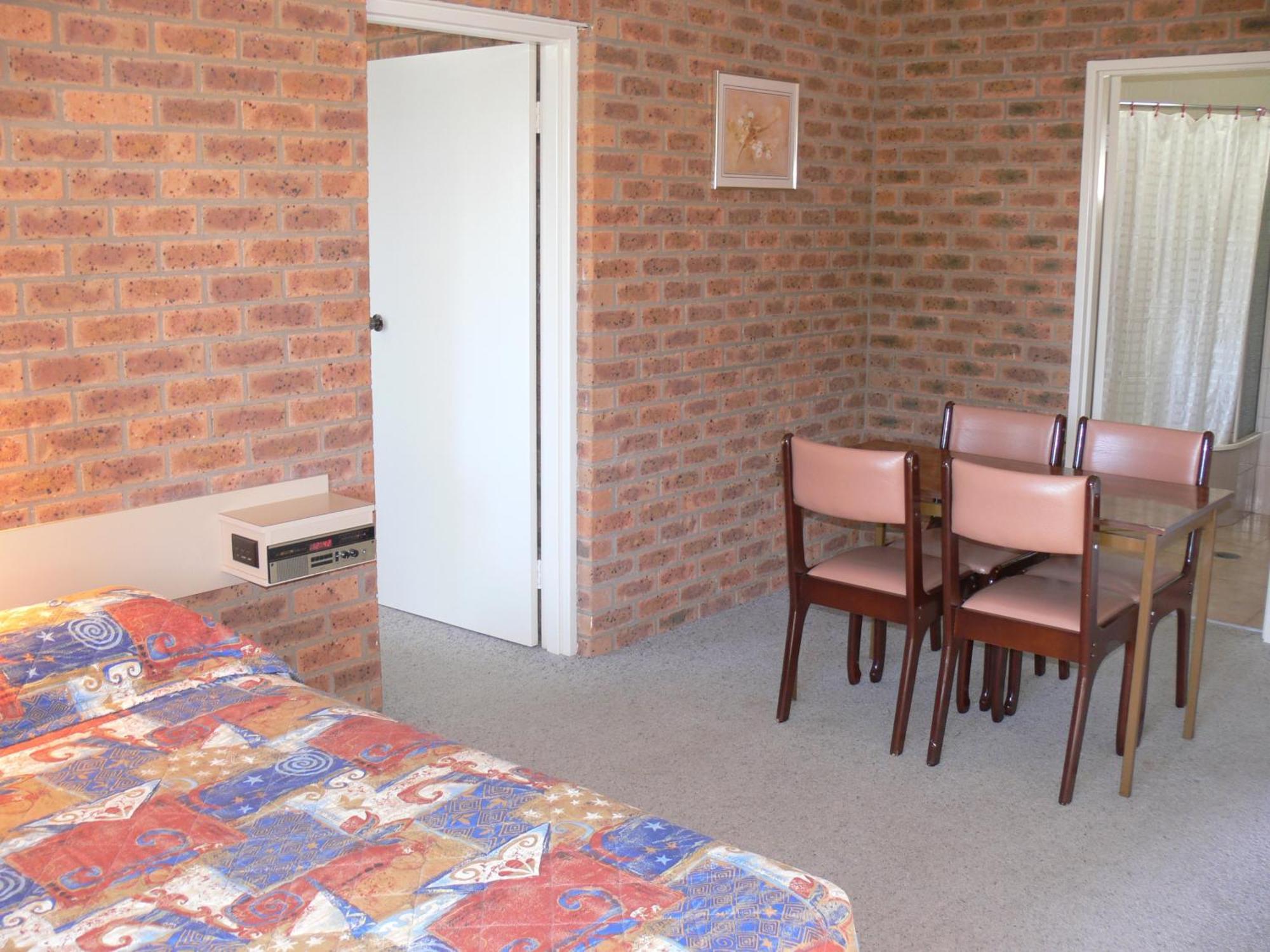 Settlement Motor Inn Deniliquin Esterno foto