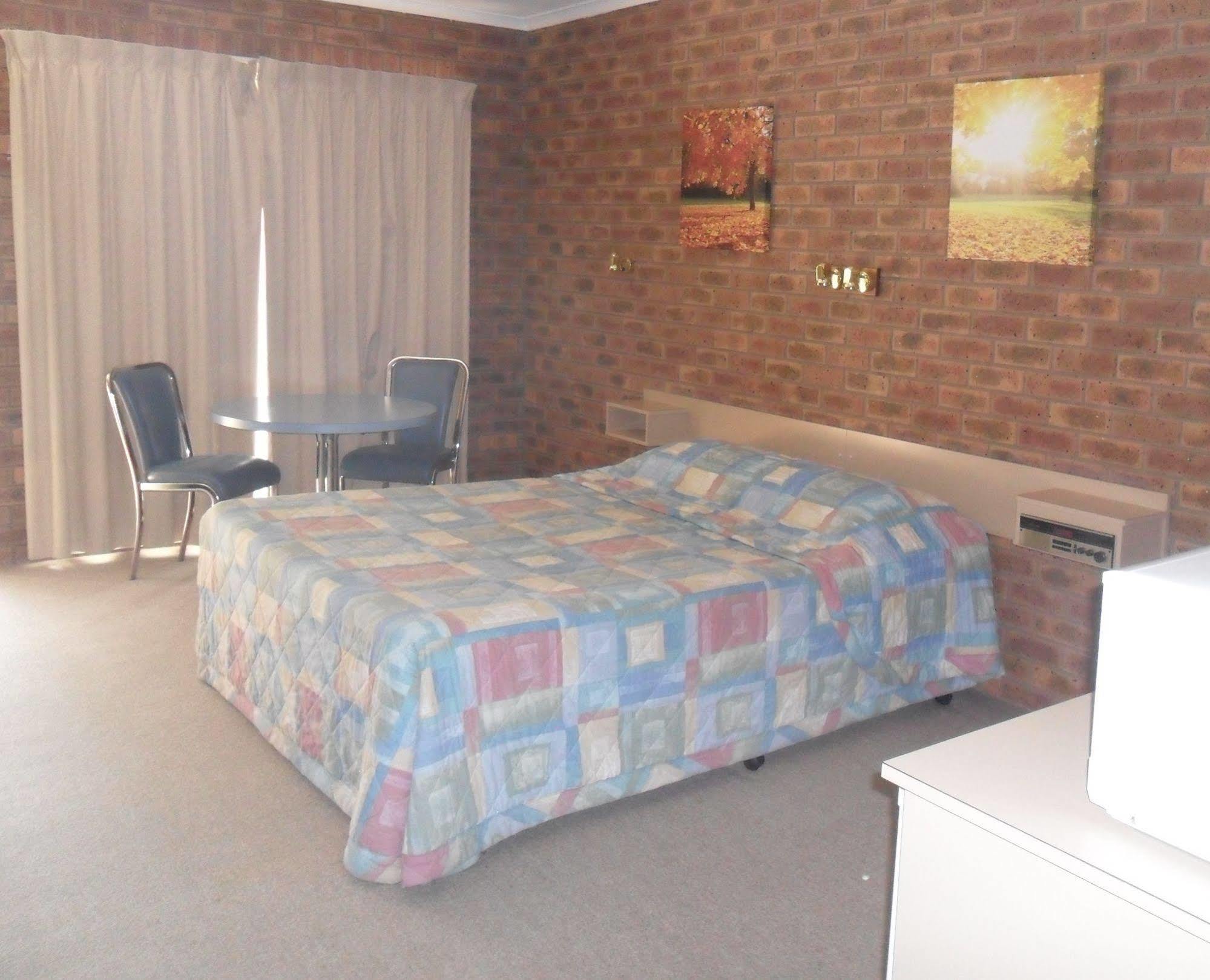 Settlement Motor Inn Deniliquin Esterno foto