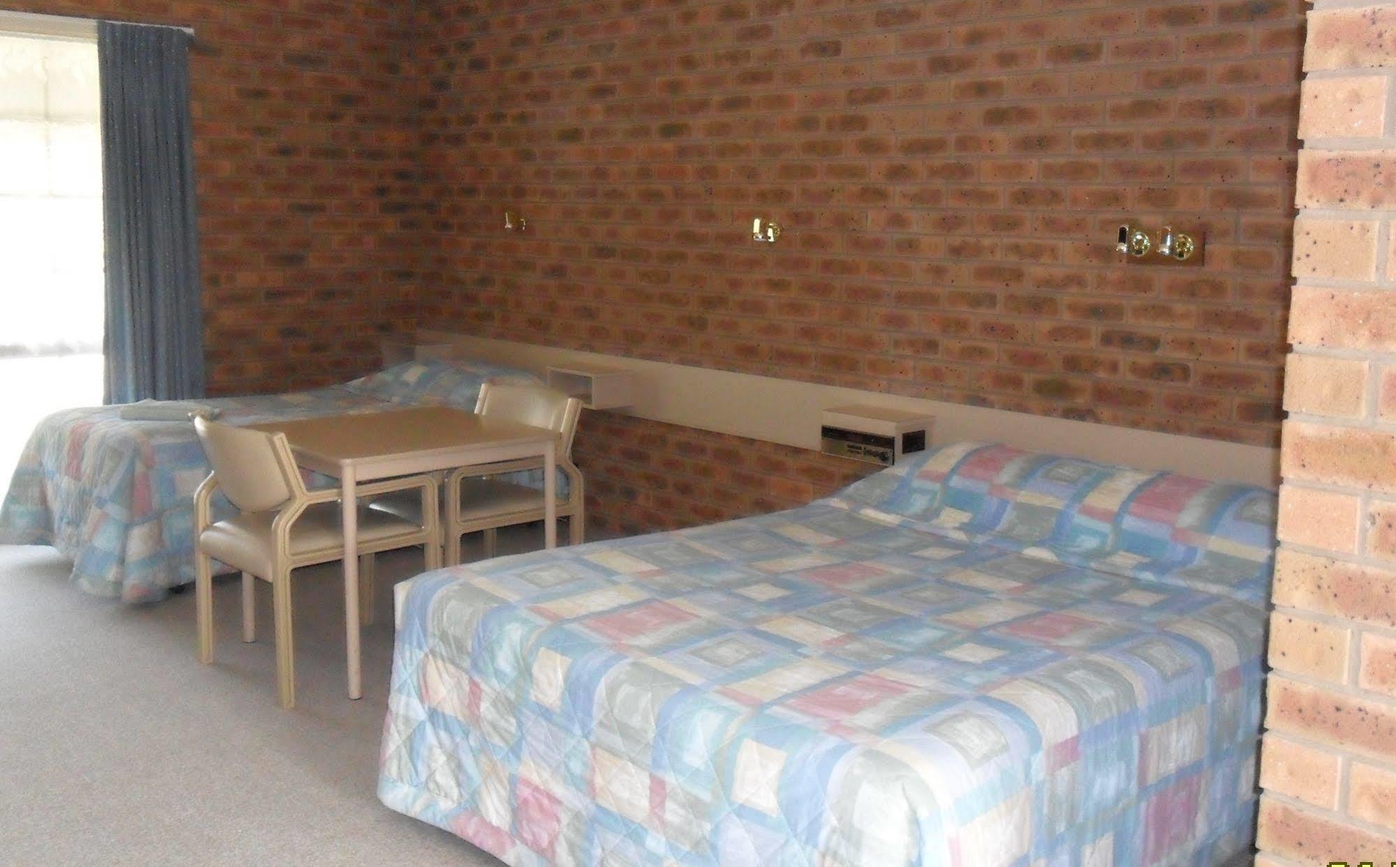 Settlement Motor Inn Deniliquin Esterno foto
