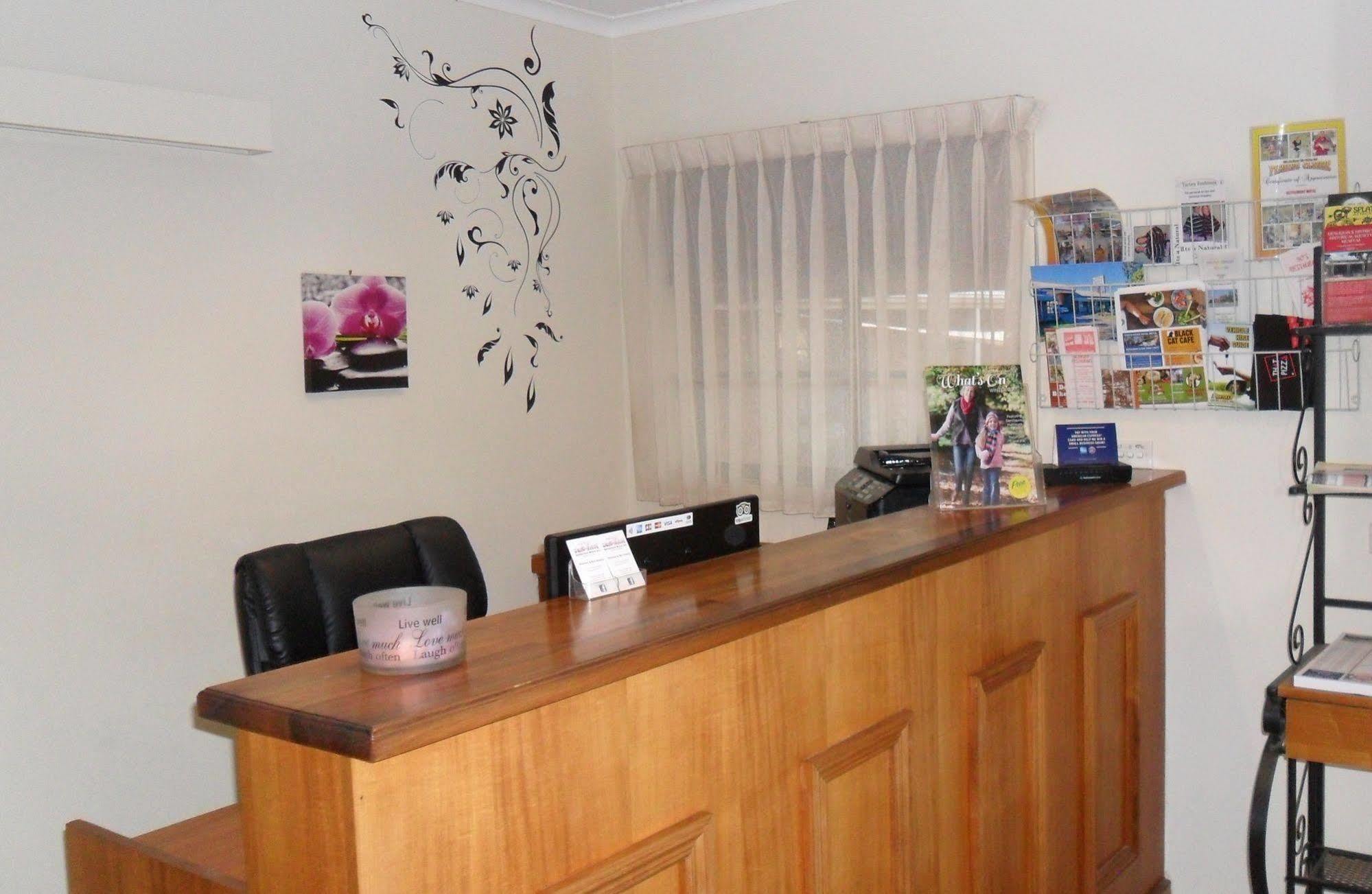 Settlement Motor Inn Deniliquin Esterno foto